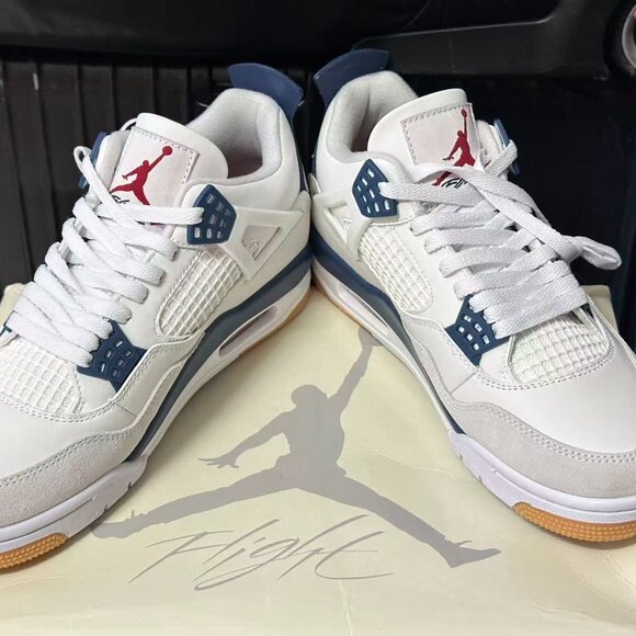 AIR JORDAN 4 RETRO SP - Picture 2 of 10